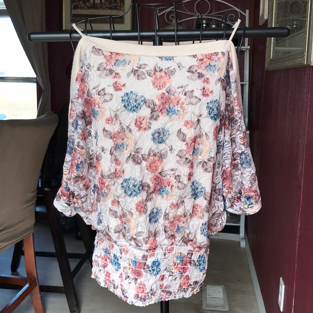 Cold shoulder Medium shirt
